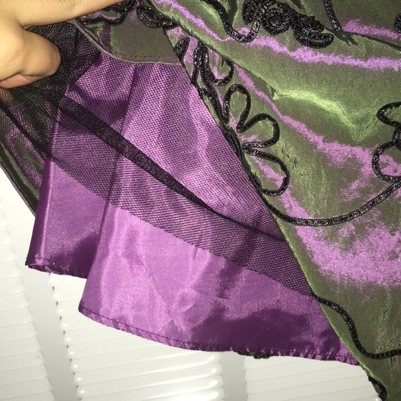 Beautiful black and purple formal dress - Picture 3 of 7